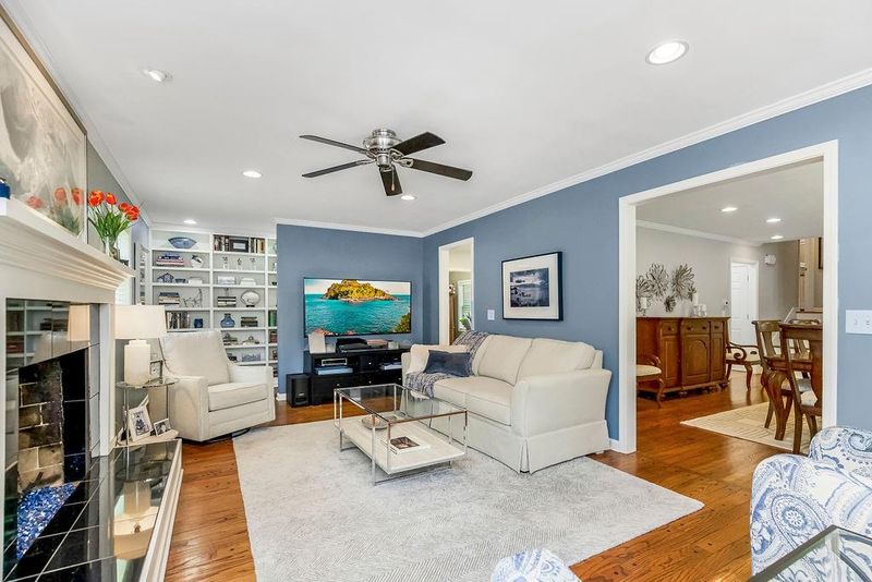 4305 E 109th St, Kansas City, MO 64137