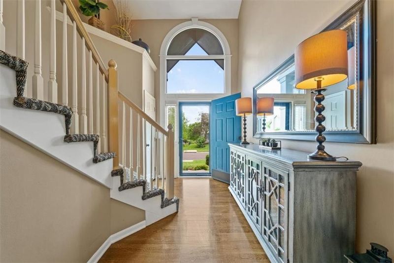 15924 Ash St, Overland Park, KS 66085