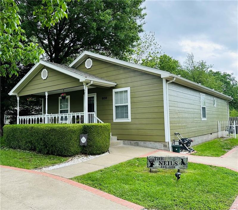 608 E Crawford St, Arma, KS 66712