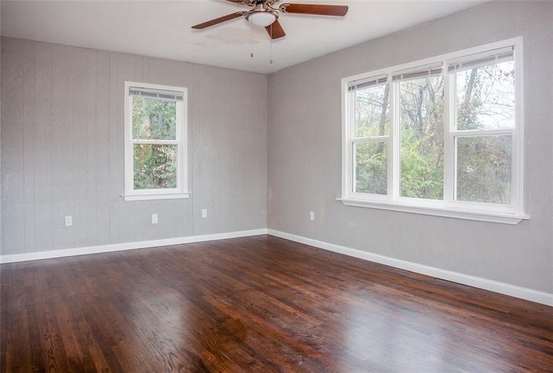8607 E 32nd St, Kansas City, MO 64129