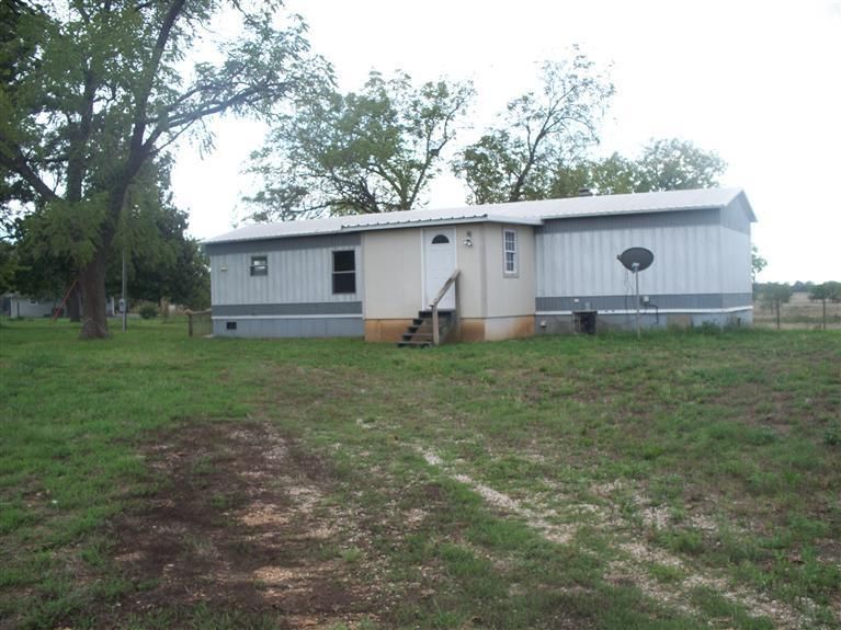 16950 Jackson Rd, Chanute, KS 66720
