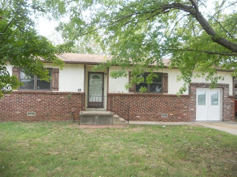 1904 N 10th St, Independence, KS 67301