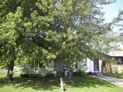 418 W 7th St, Chanute, KS 66720