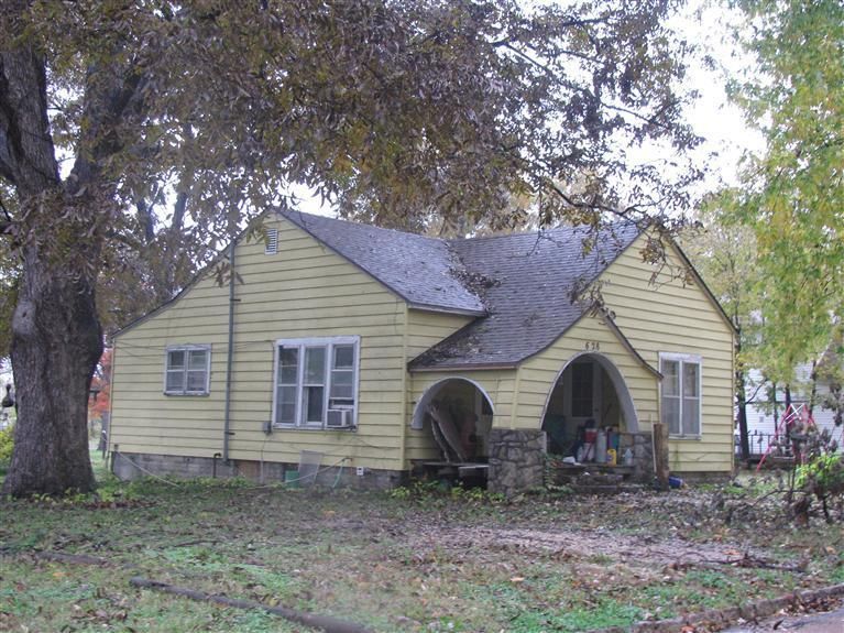 628 S Fourth St, Iola, KS 66749