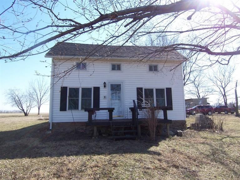 13869 Julinn Rd, Centerville, KS 66014