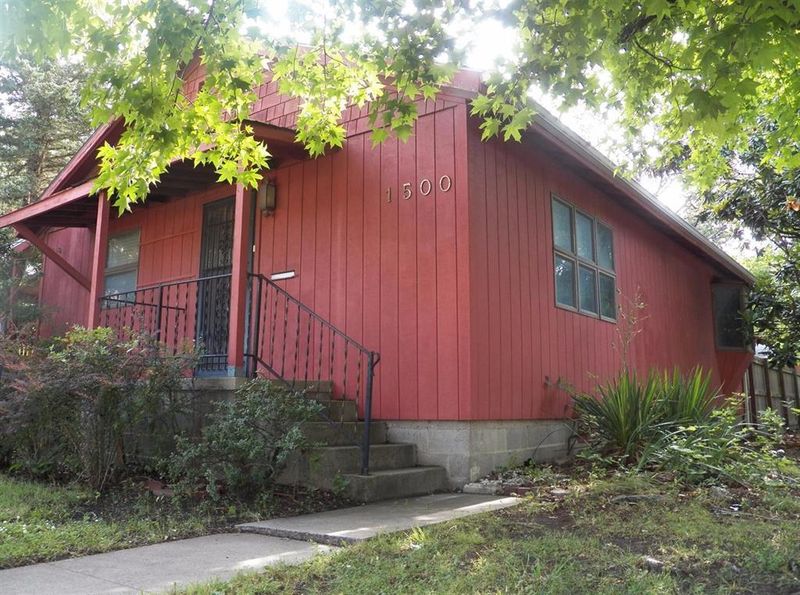 1500 N 8th St, Independence, KS 67301
