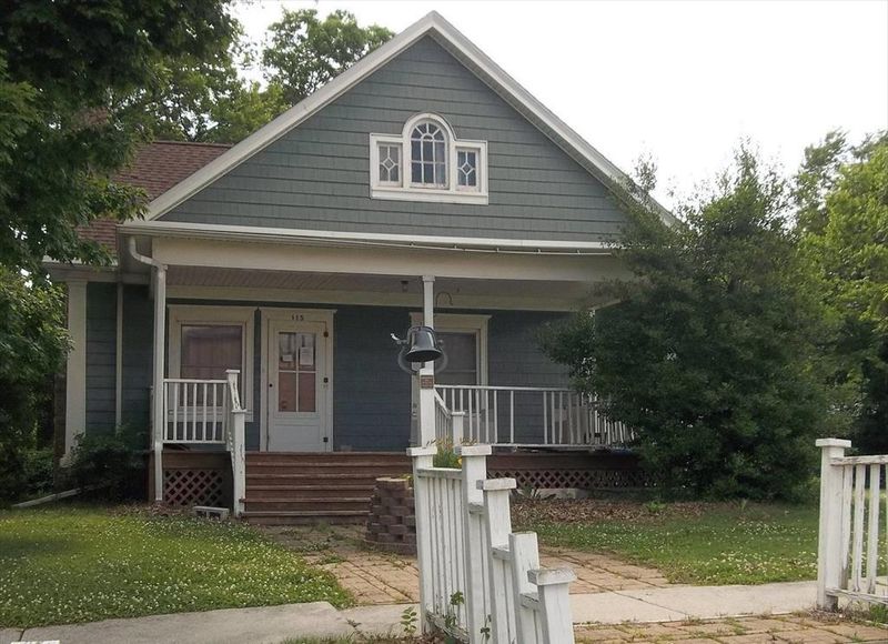 115 S 27th St, Parsons, KS 67357