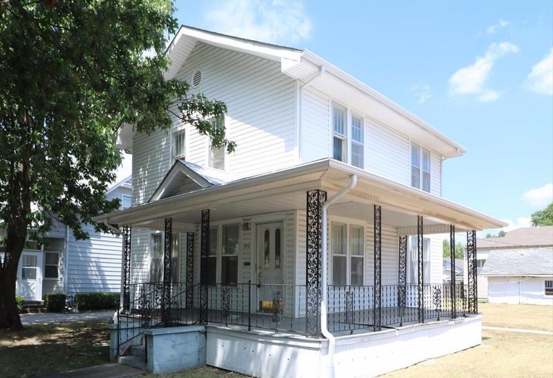 802 W 5th St, Coffeyville, KS 67337