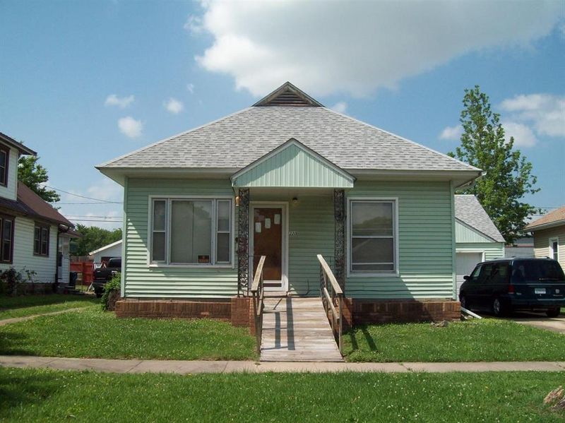 2211 Broadway Ave, Parsons, KS 67357