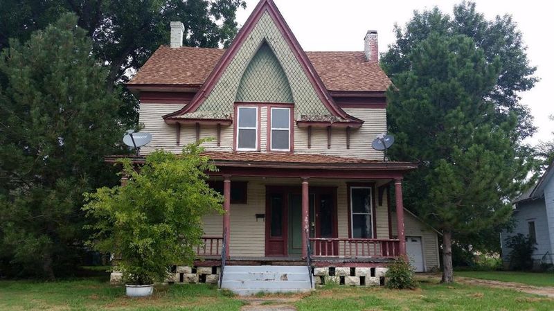 912 W Main St, Independence, KS 67301