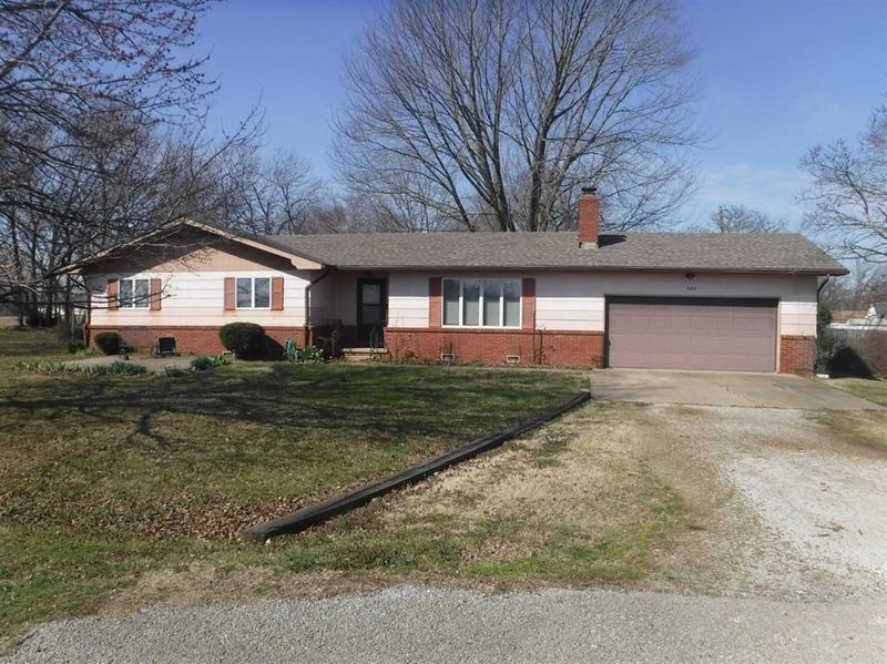 420 S Pine St, Cherryvale, KS 67335