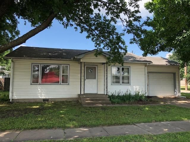 817 W Sixth St, Oswego, KS 67356