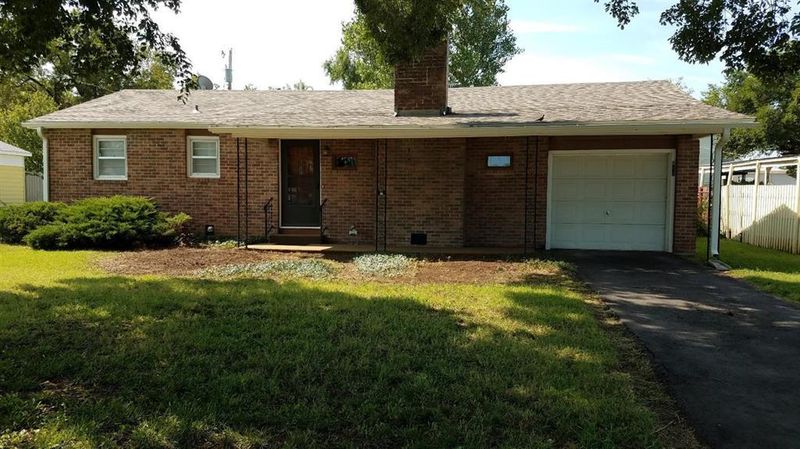 811 W Cherry St, Chanute, KS 66720