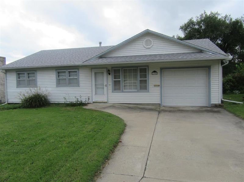 1305 W 4th St, Chanute, KS 66720