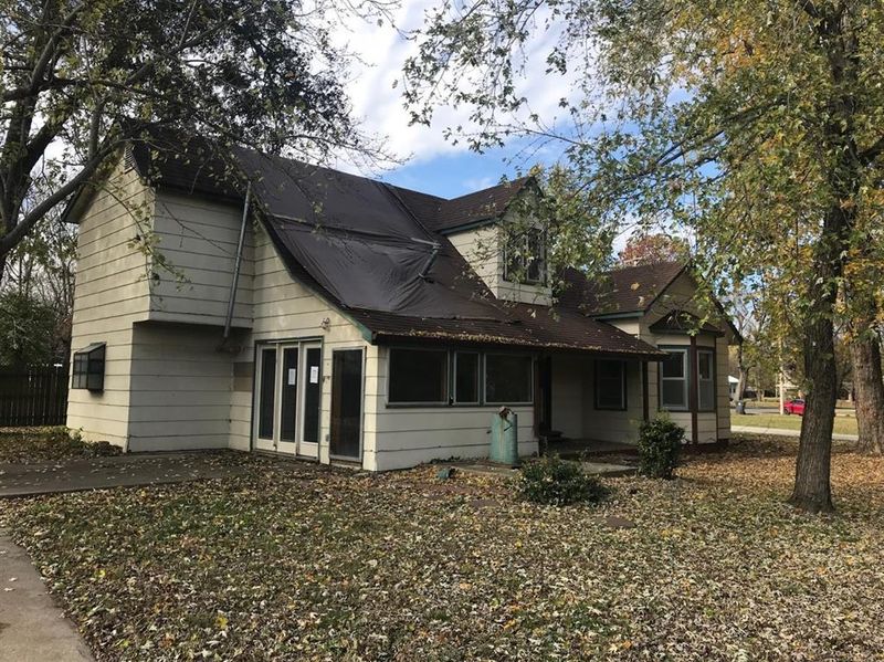 430 Cherry St, Chetopa, KS 67336