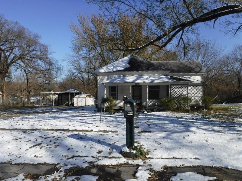 516 S 15th St, Independence, KS 67301