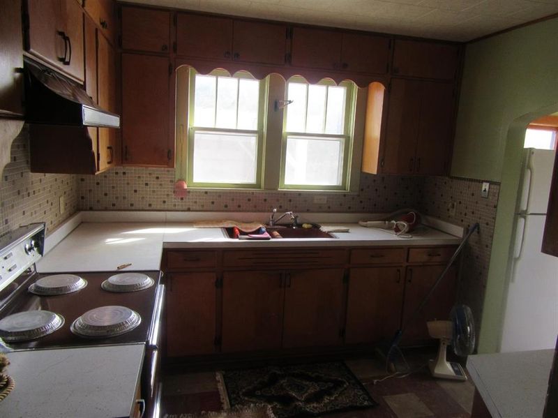 1901 S Malcolm Ave, Chanute, KS 66720