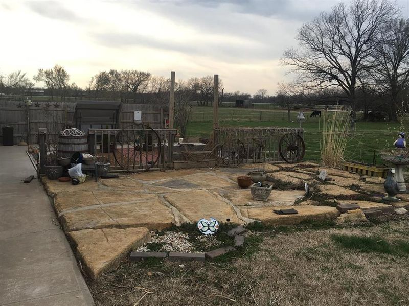 1150 Minnesota Rd, Iola, KS 66749