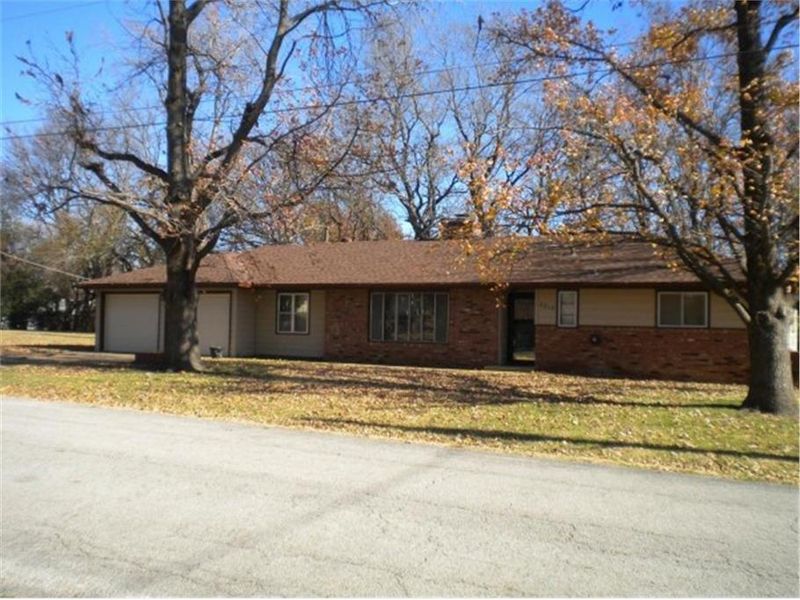 2210 Sue Ln, Independence, KS 67301