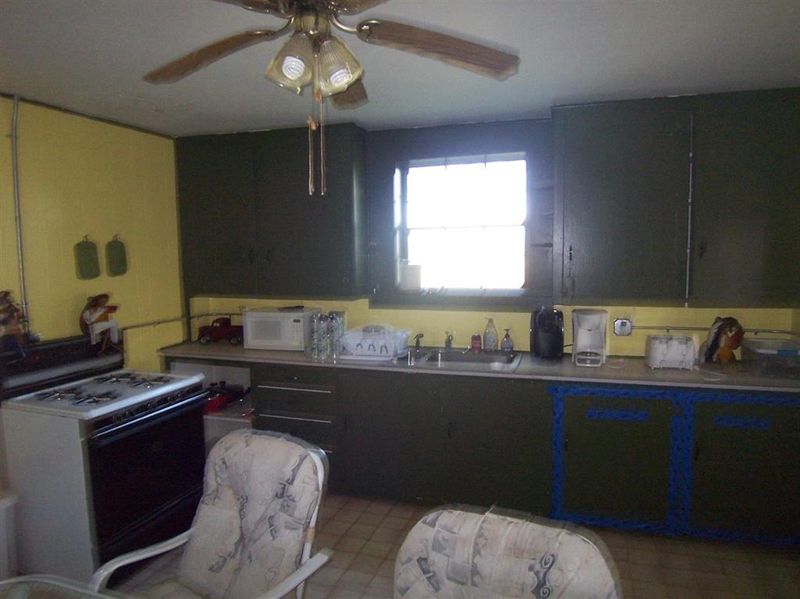2303 Farris Rd, Blue Mound, KS 66010