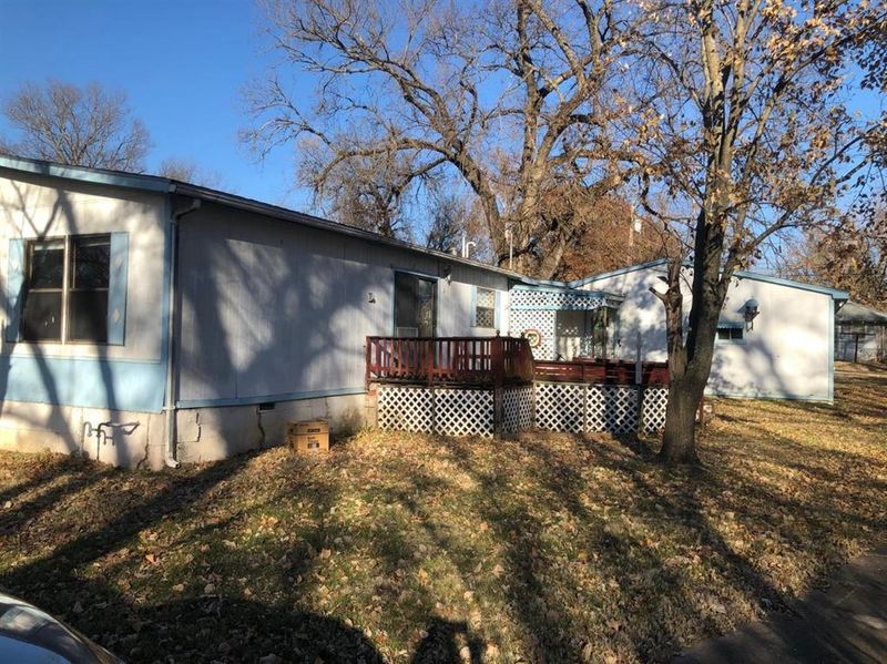 615 W Poplar St, Independence, KS 67301