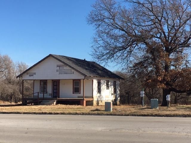 1750 S 10th St, Independence, KS 67301