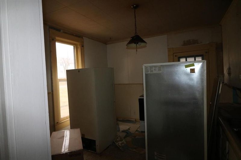 703 W 9th St, Coffeyville, KS 67337