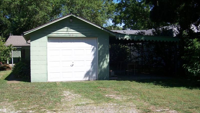 1515 S Malcolm Ave, Chanute, KS 66720