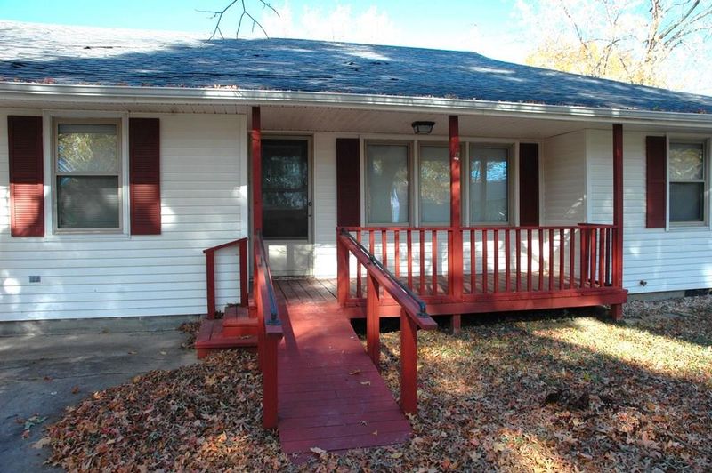 1226 Kimball Ave, Parsons, KS 67357