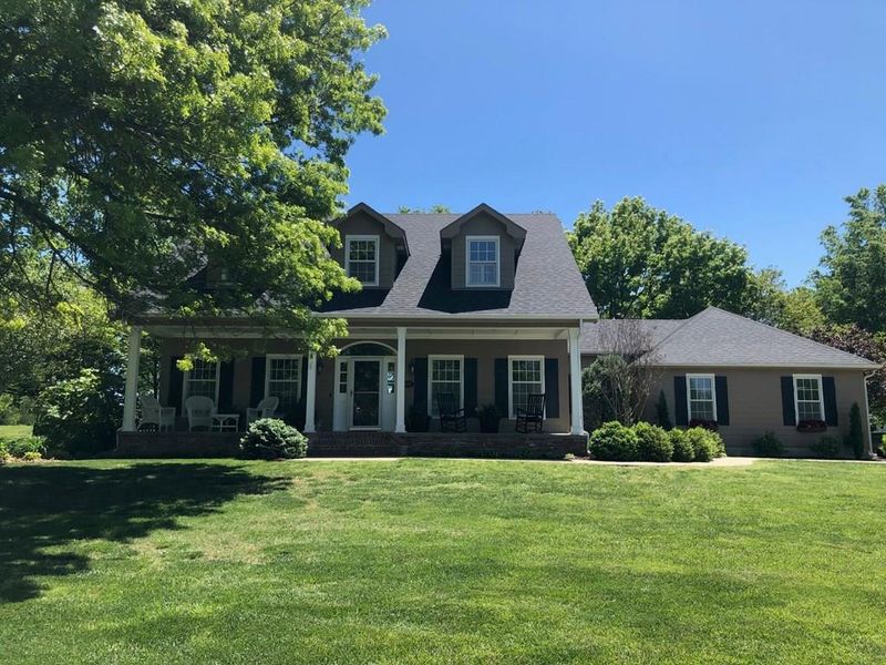501 Crestview Dr, Parsons, KS 67357