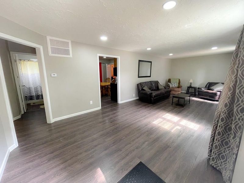 1207 Kimball Ave, Parsons, KS 67357