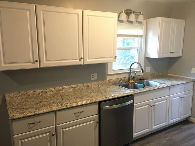 323 North St, Iola, KS 66749