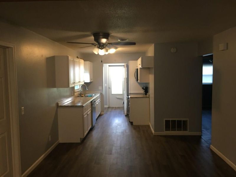 323 North St, Iola, KS 66749