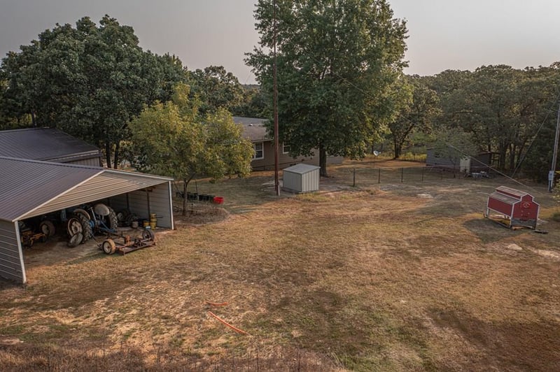1011 2061 N/A, Sedan, KS 67361