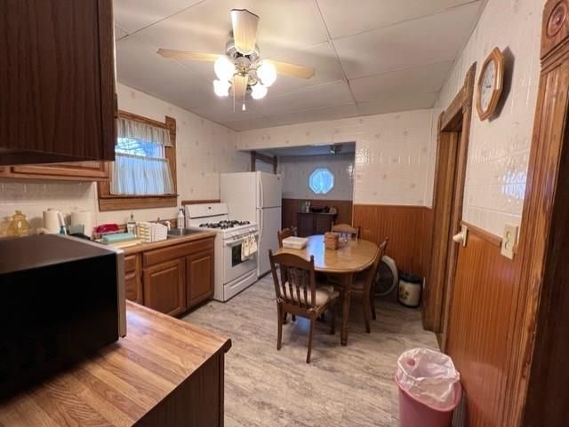 621 North St, Iola, KS 66749