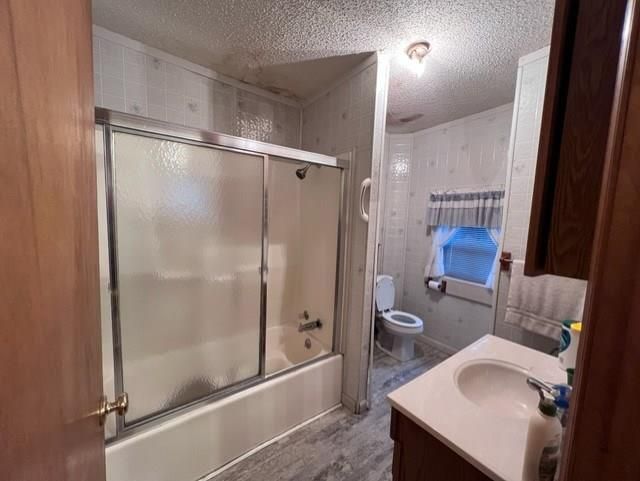621 North St, Iola, KS 66749