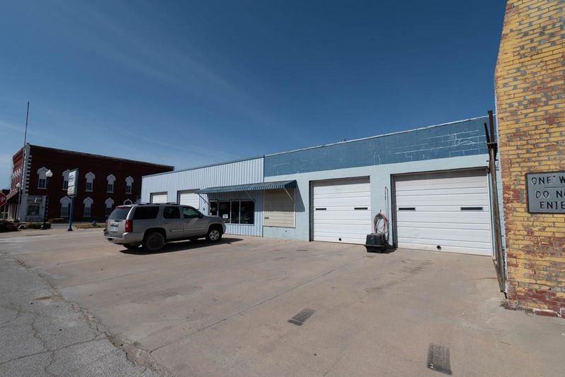 402 Main N/A, Neodesha, KS 66757