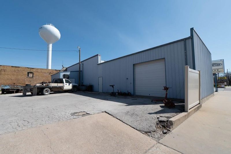 402 Main N/A, Neodesha, KS 66757
