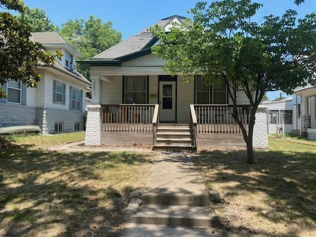 1227 Dirr Ave, Parsons, KS 67357