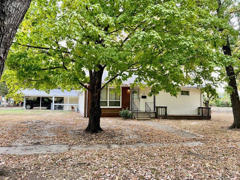 722 S 17th St, Parsons, KS 67357