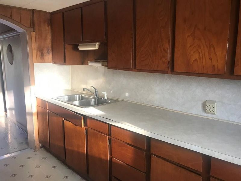 405 N East St, Caney, KS 67333