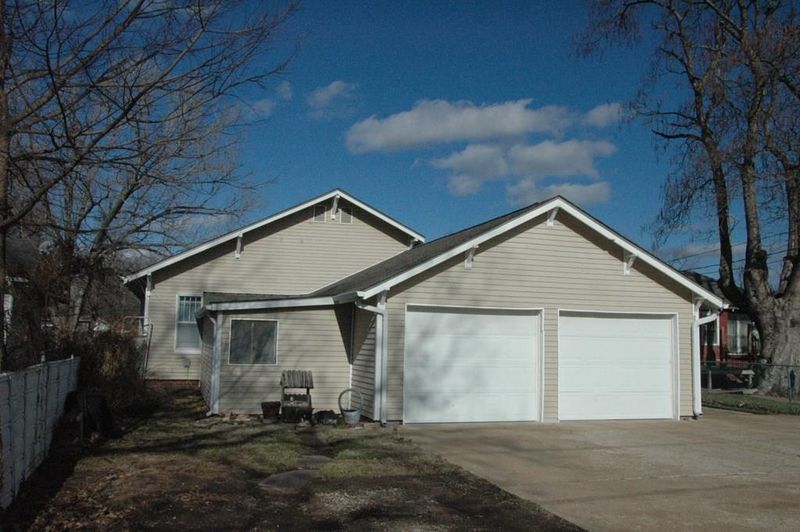 3118 Crawford Ave, Parsons, KS 67375
