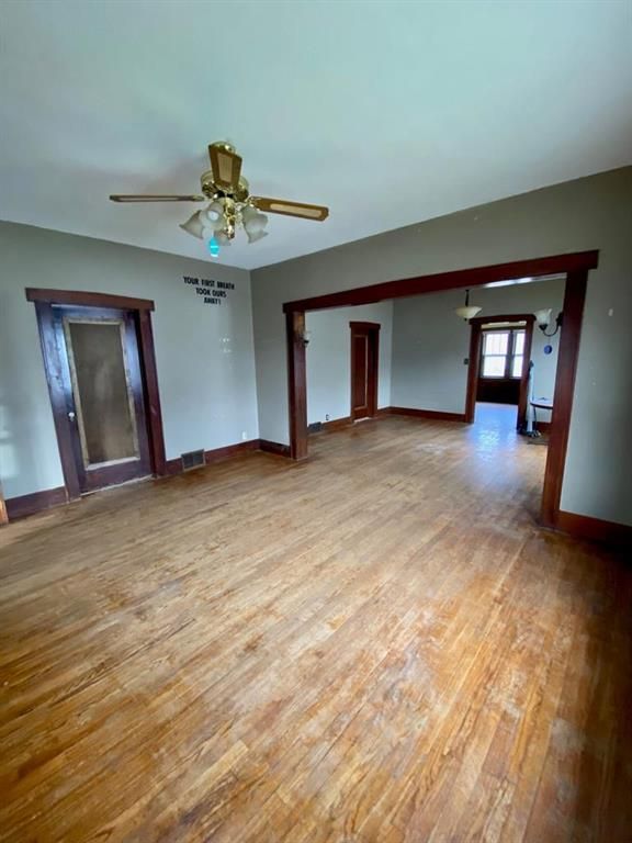 209 E 5th St, Oswego, KS 67356
