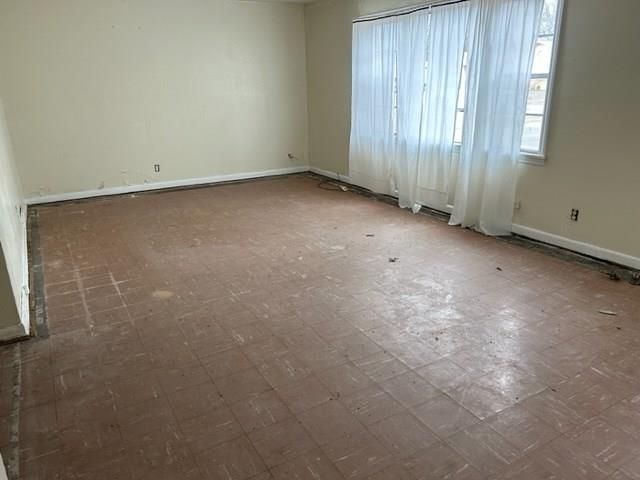 3104 Briggs Ave, Parsons, KS 67357