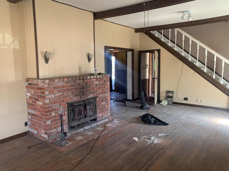 303 E 1st Ave, Caney, KS 67333