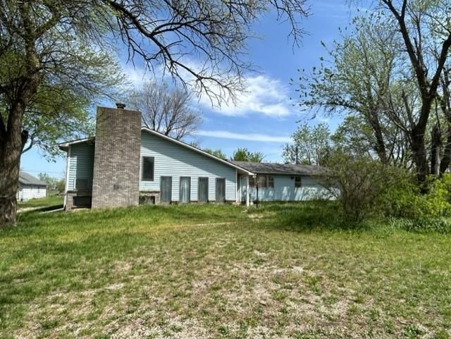 1842 24000 Rd, Parsons, KS 67357