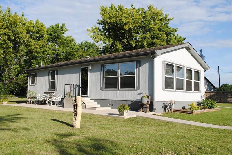 507 Independence Ave, Cherryvale, KS 67335