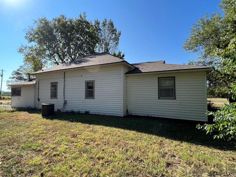 1427 Willow Rd, Piqua, KS 66761