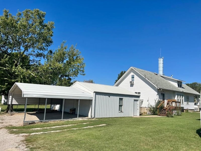 216 Main St, Galesburg, KS 66740