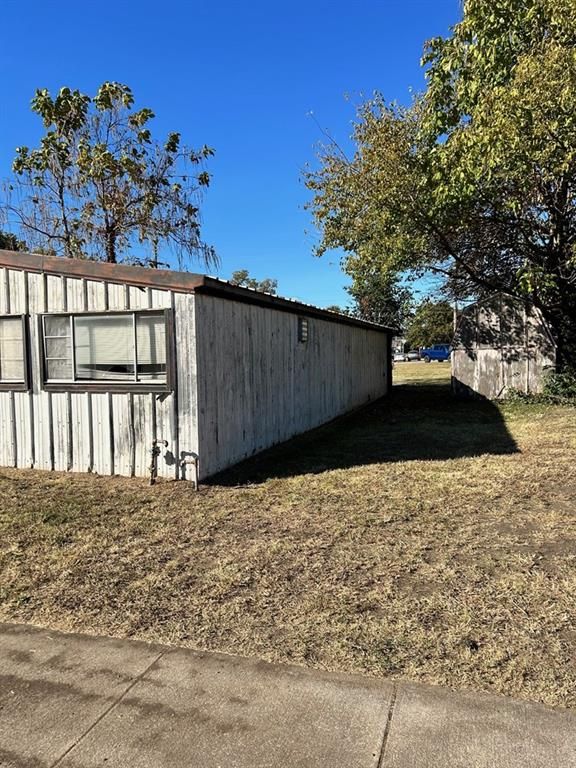 2129 Grand Ave, Parsons, KS 67357